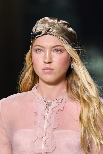 Look 1
